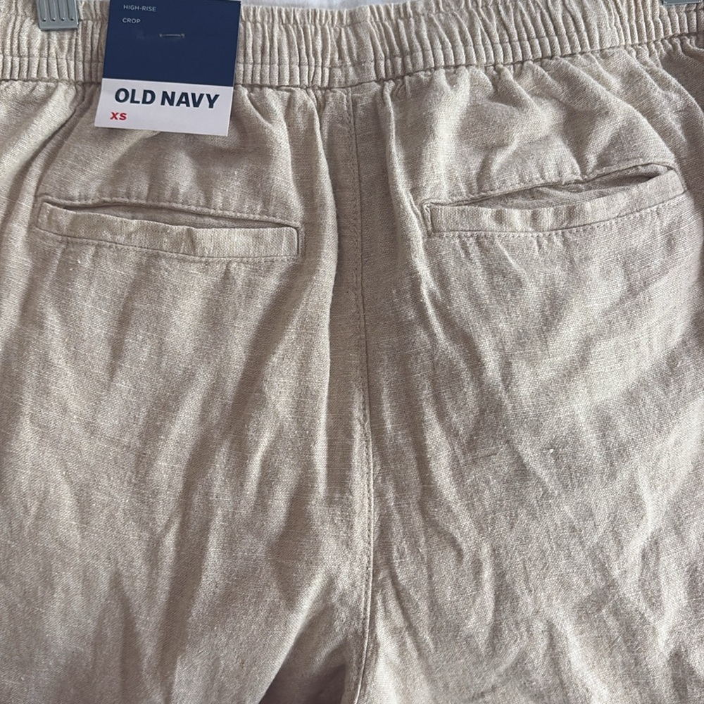 Old Navy High-Waisted Cropped Linen-Blend Pants - Picture 6 of 6